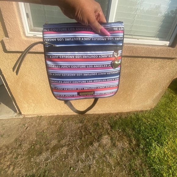 JUICY COUTURE LOS ANGELES crossbody - Picture 2 of 12